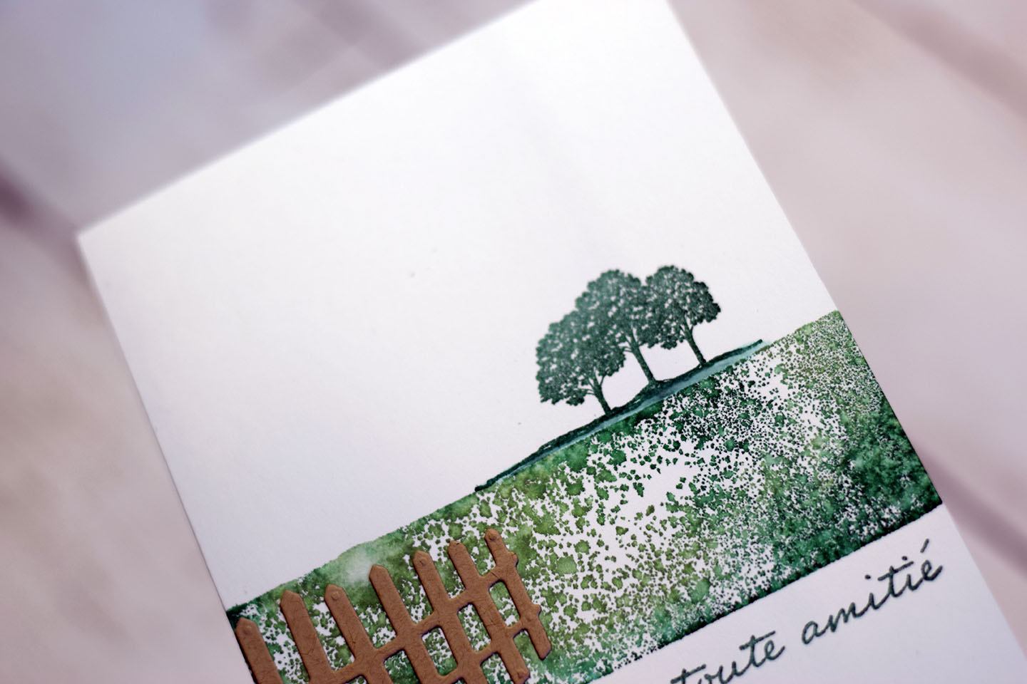 Variation de fond aquarelle obtenu par encrage sur bloc transparent Stampin'Up!