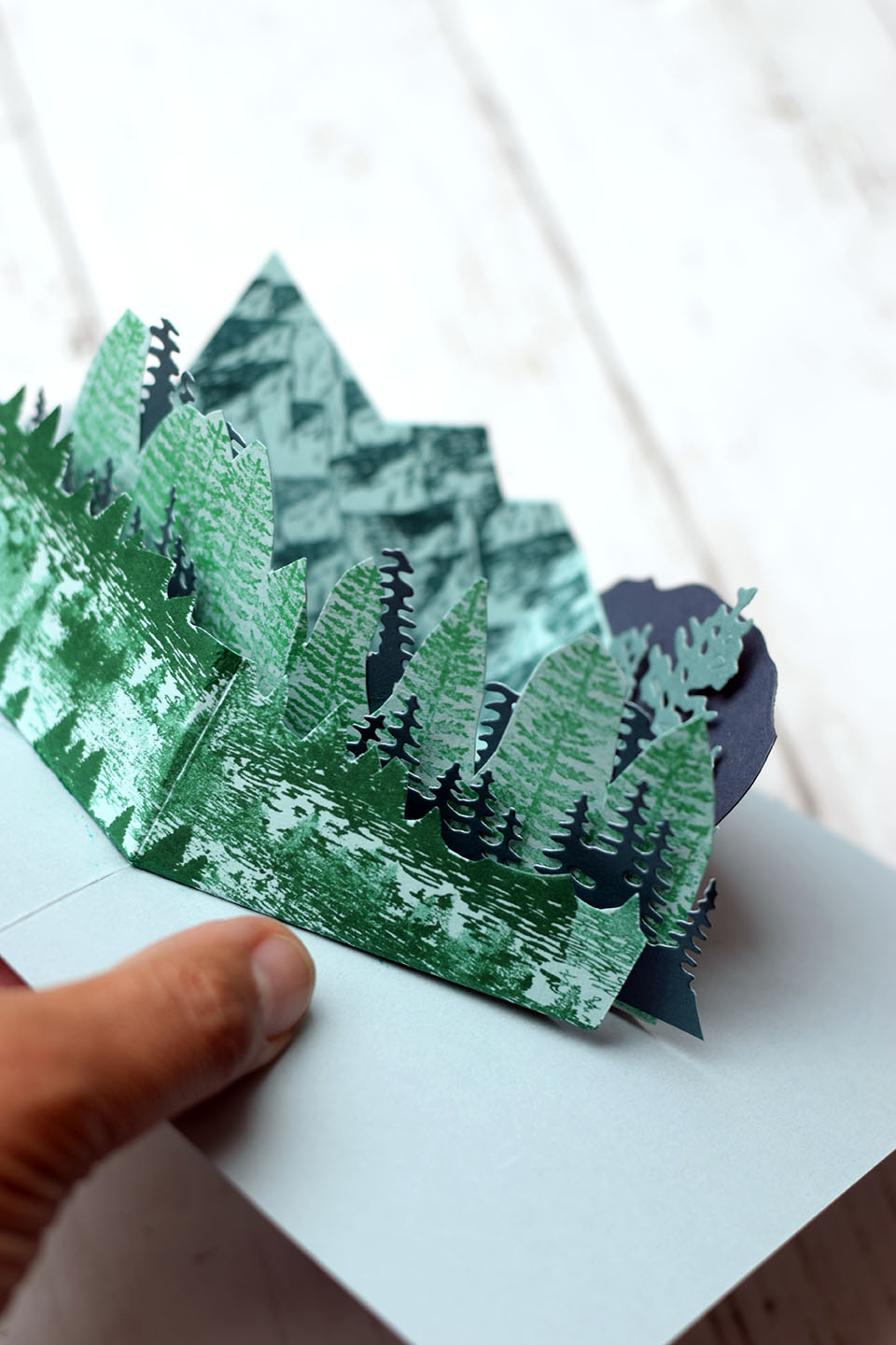 Carte popup pli en V ouverte