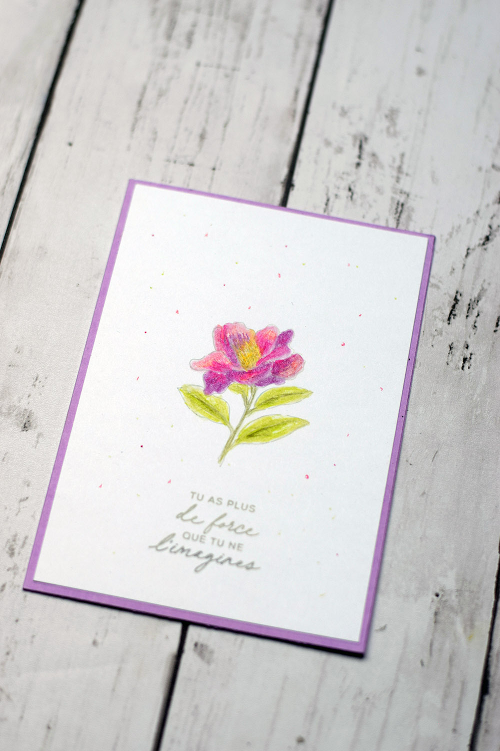 Crayon estompe Stampin'Up! utilisé pour lisser une colorisation aquarelle