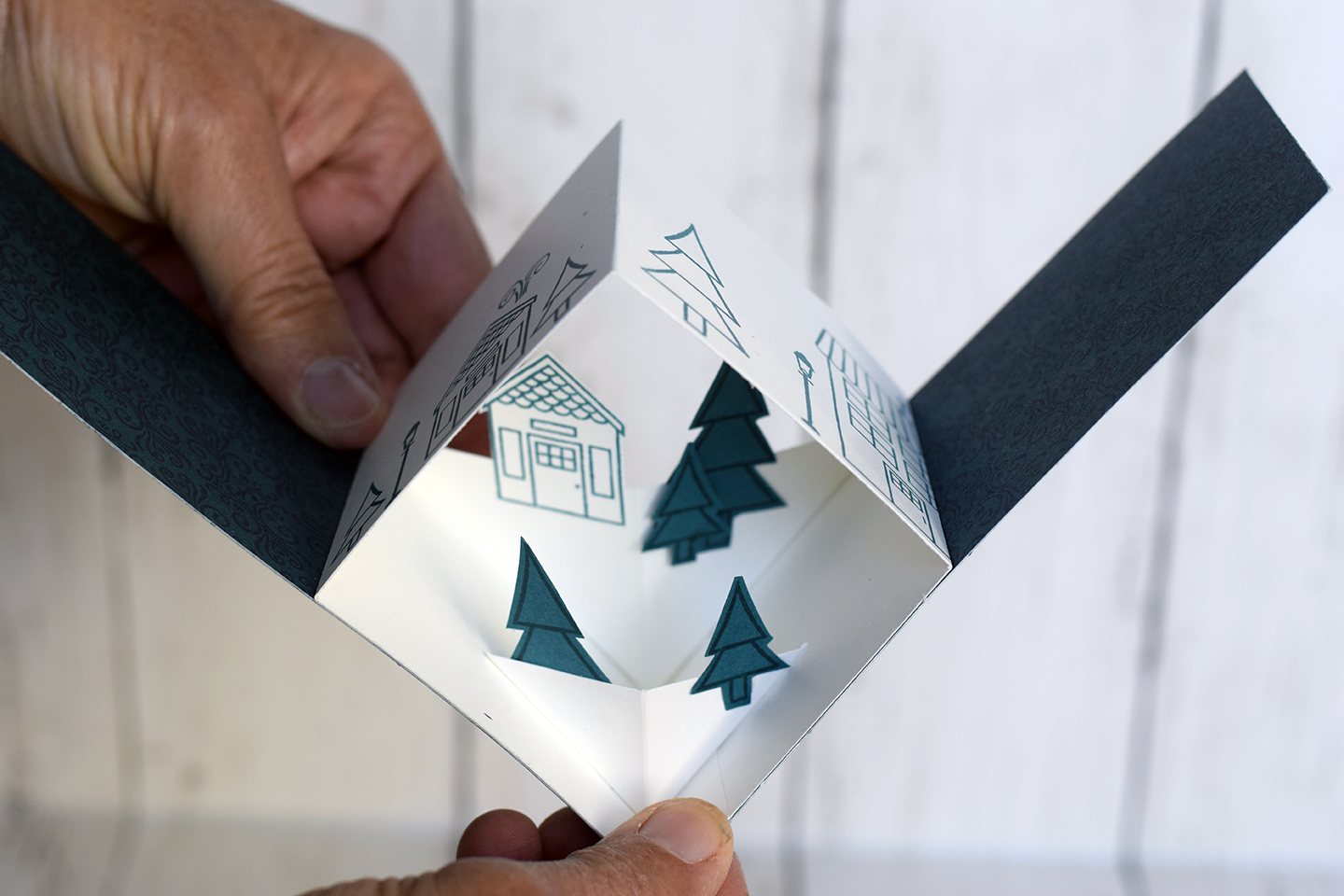 Carte pop-up tunnel : créer une double surprise en papier