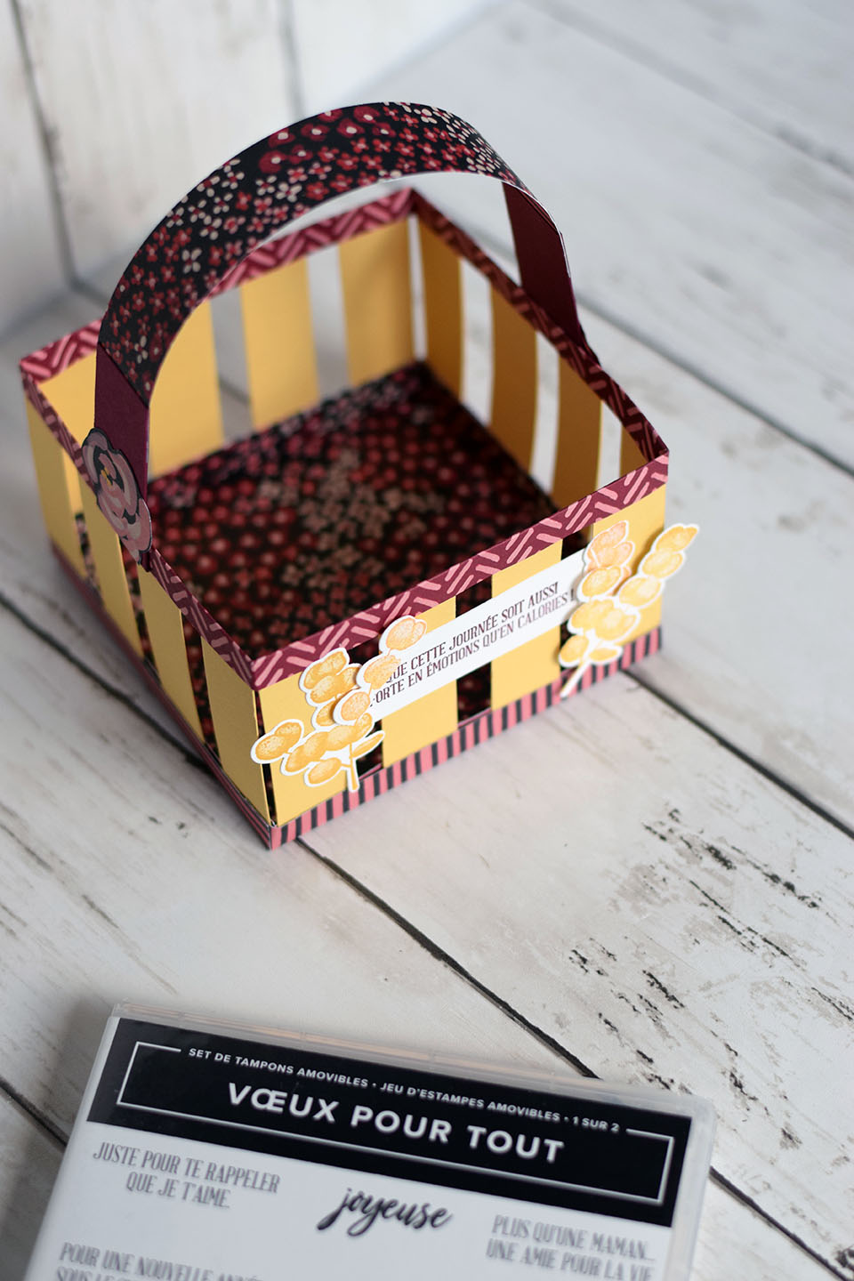 panier paques fait main avec chutes de papier