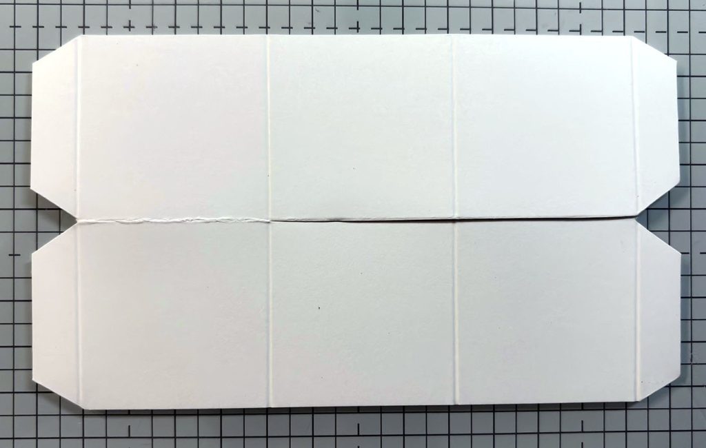 Étape 3 carte popup plateforme - découpe du mécanisme en papier blanc