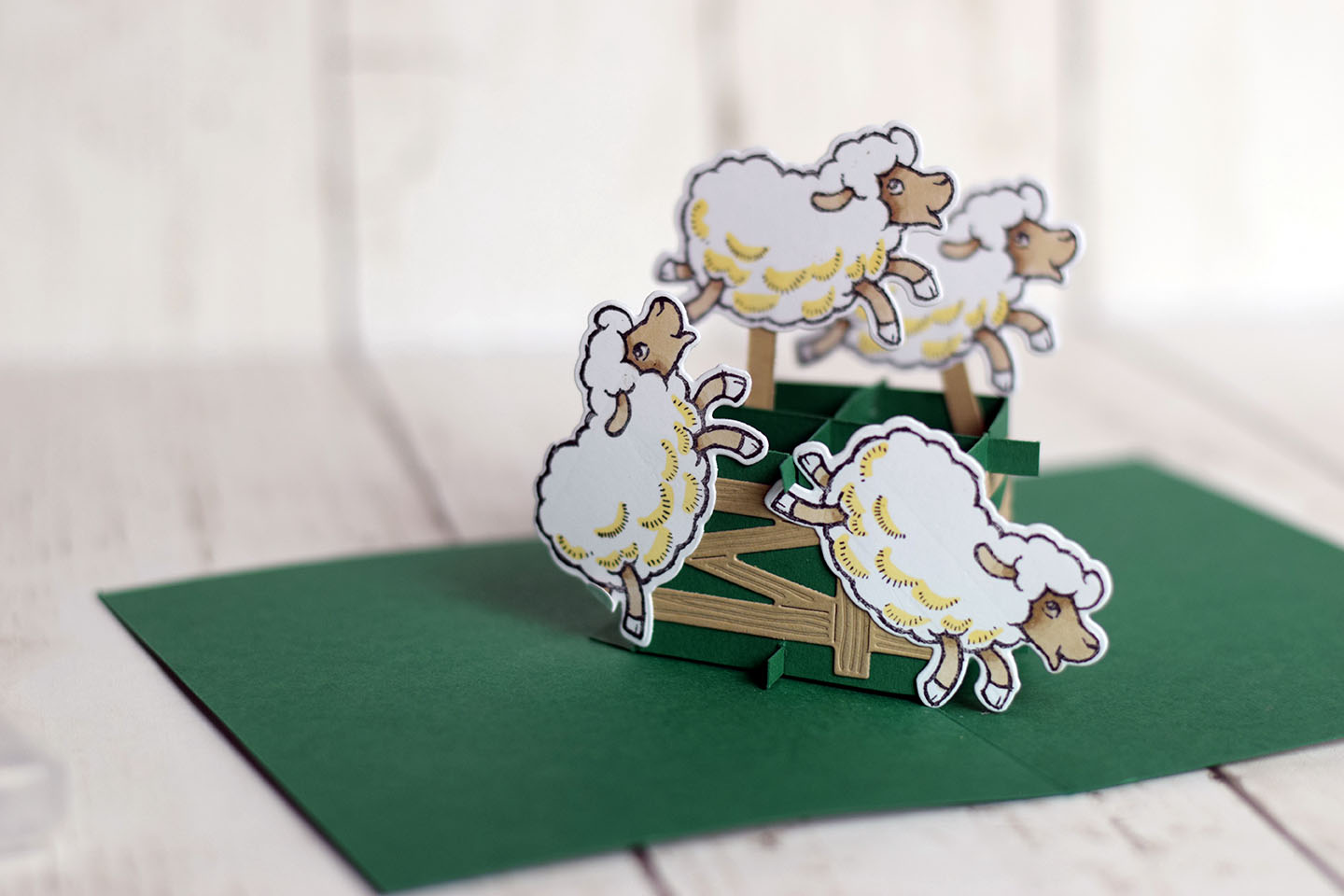 carte popup grille mouton qui saute 5