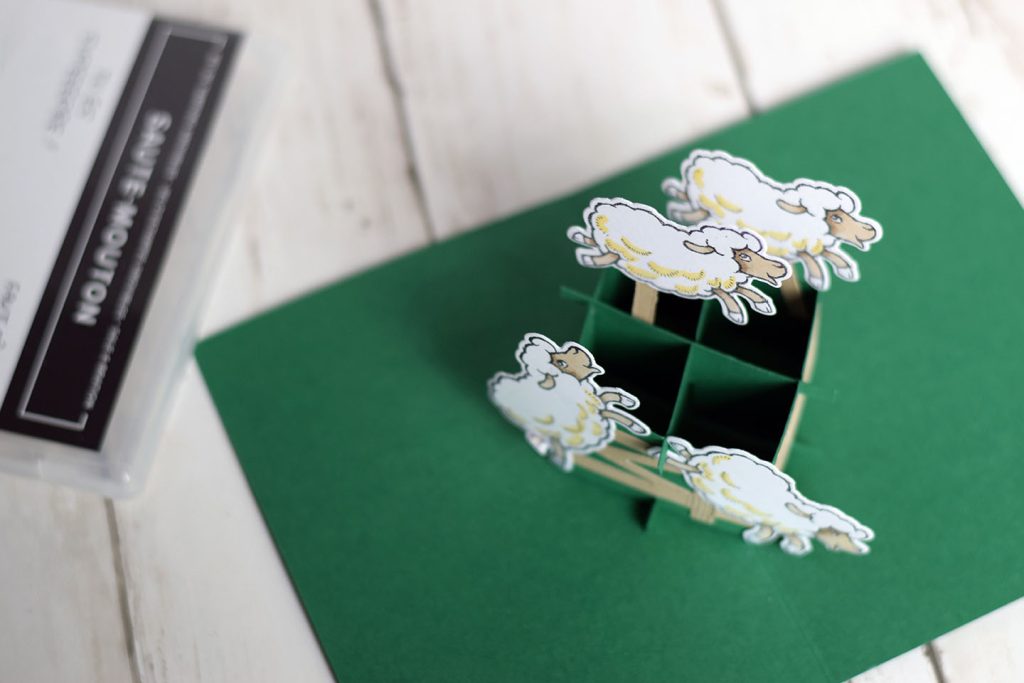 carte popup grille mouton qui saute 7