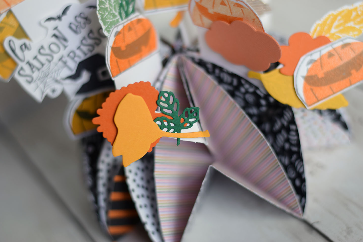 Album pyramide pop-up fait main, décor Halloween