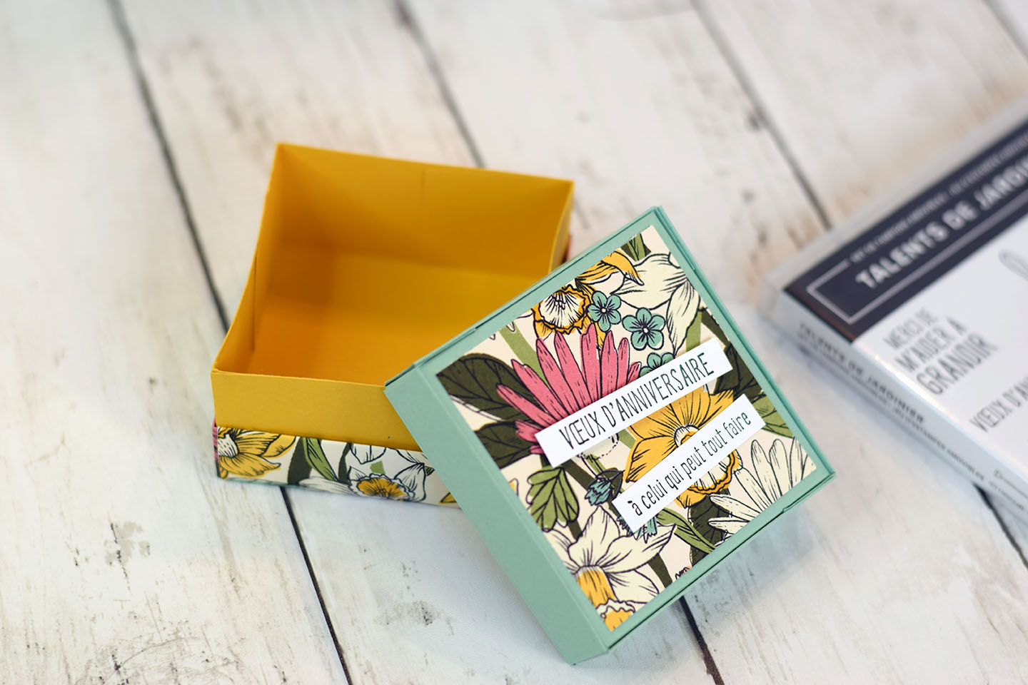 boite carree papier DIY rebord elegant fait main