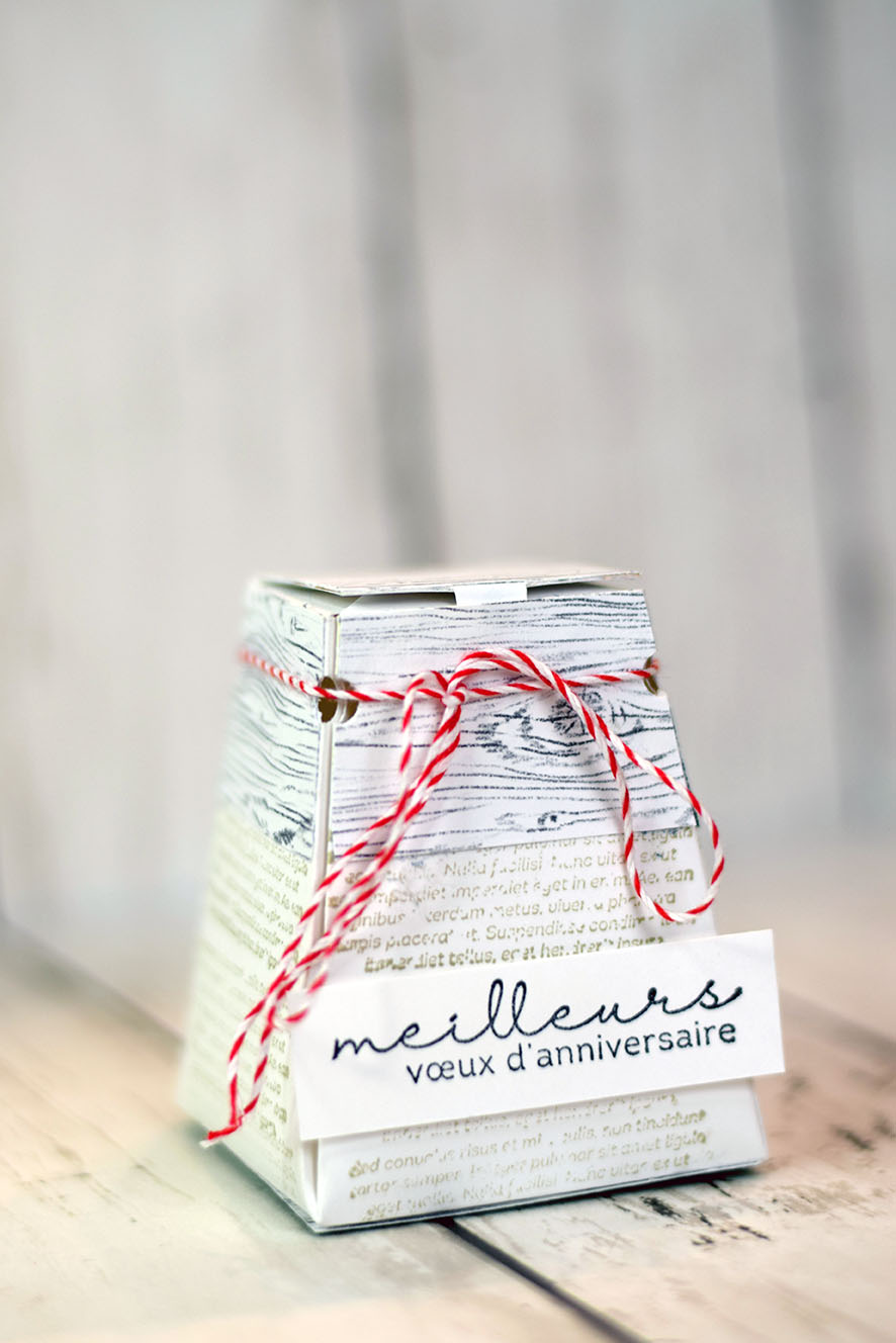 Boîte trapèze en papier DIY décorée – tutoriel scrapbooking