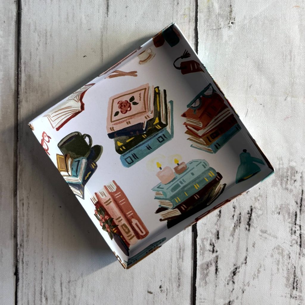 couvercle boite papier rebord fin accordeon scrapbooking
