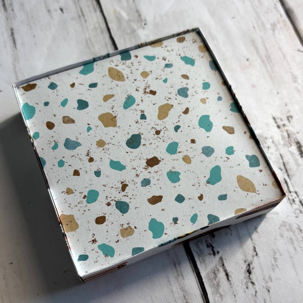 boite carree papier assemblee avant decoration DIY
