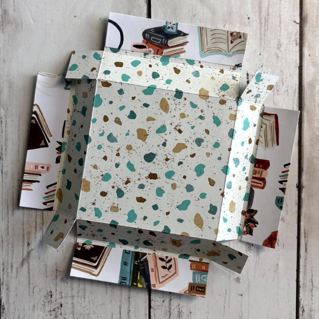 decoupe languettes couvercle boite scrapbooking