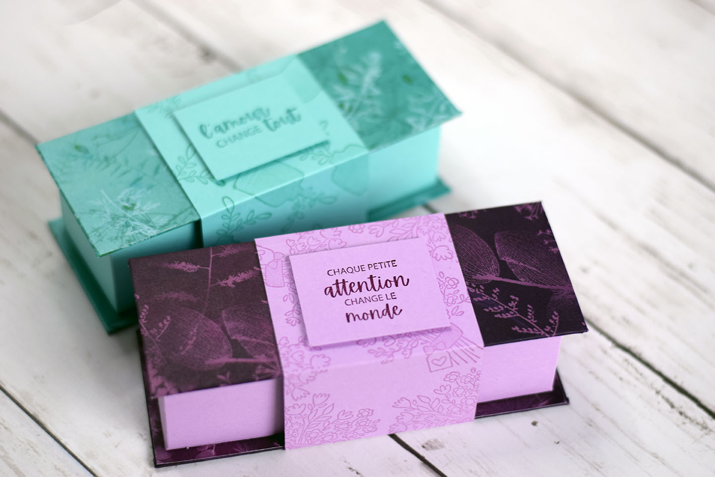 Des boîtes à double ouverture