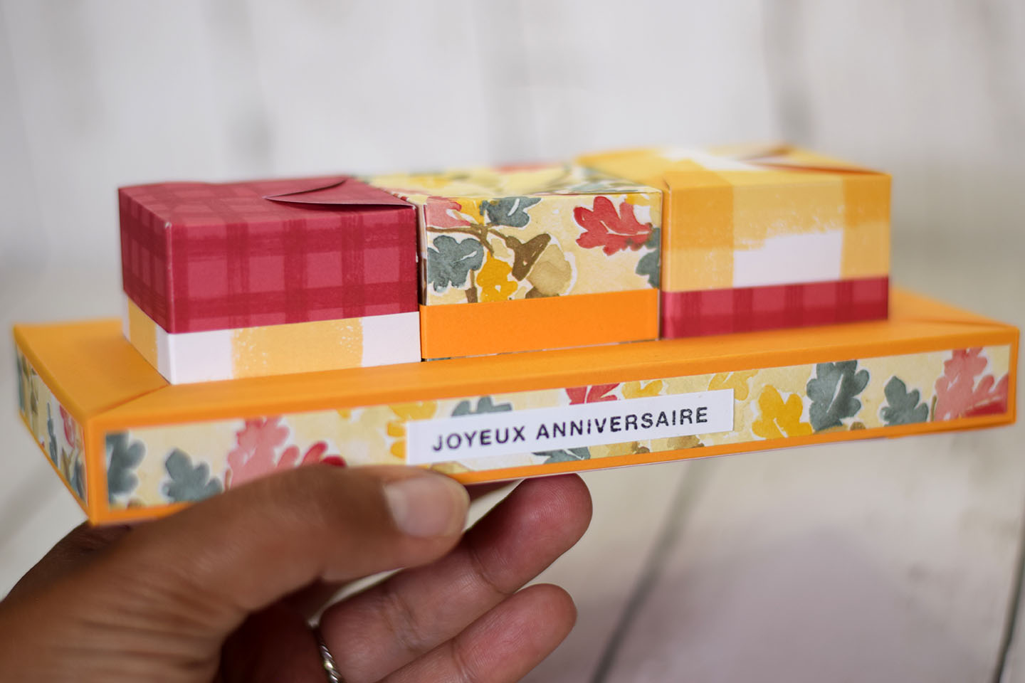 atelier créatif trio de boîtes à offrir – idée scrapbooking pour débutants