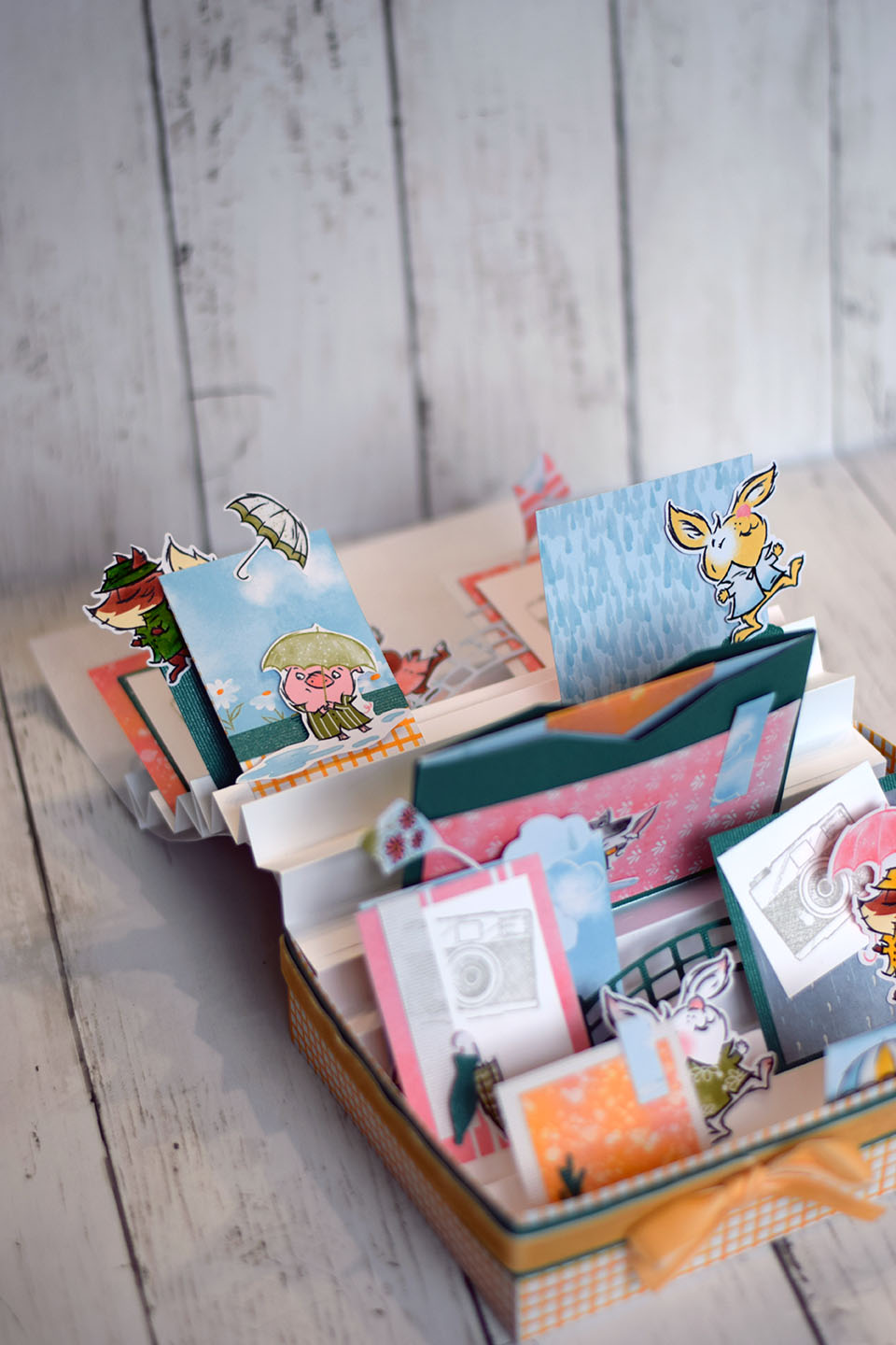 Coffret cadeau de naissance avec mots doux et souvenirs faits main