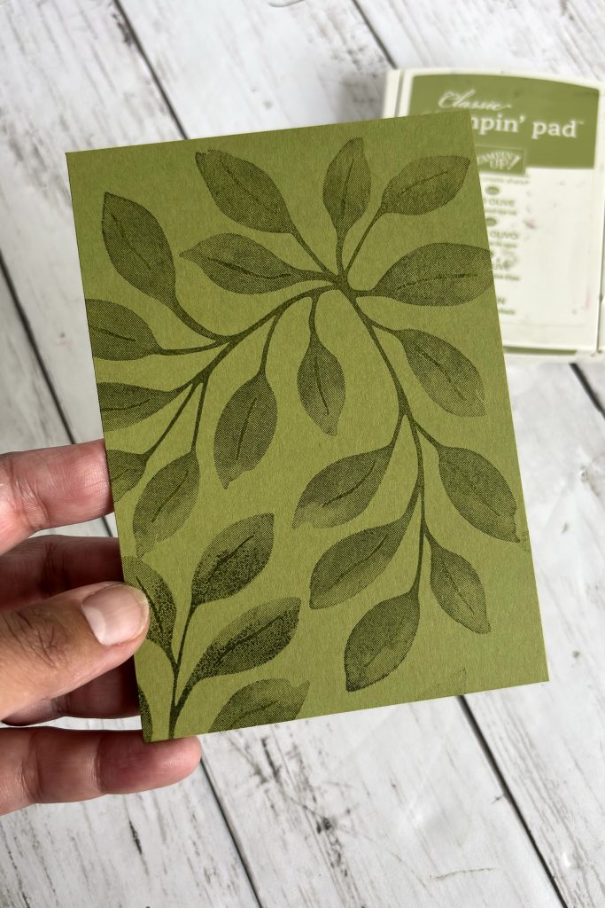 carte tampon de fond feuillage ton sur ton vert kraft