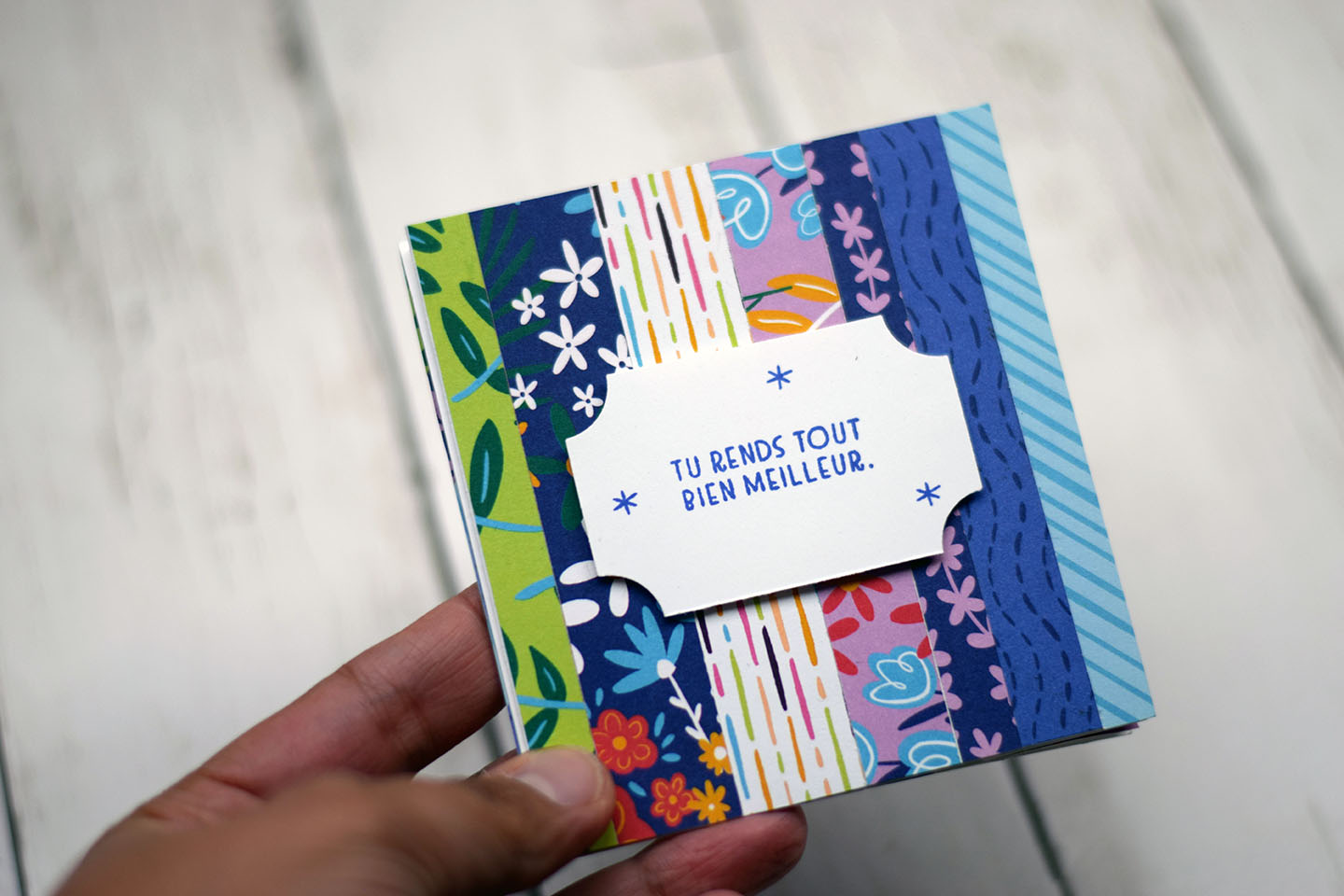 Mini album scrapbooking réalisé avec une chute de papier – one sheet wonder