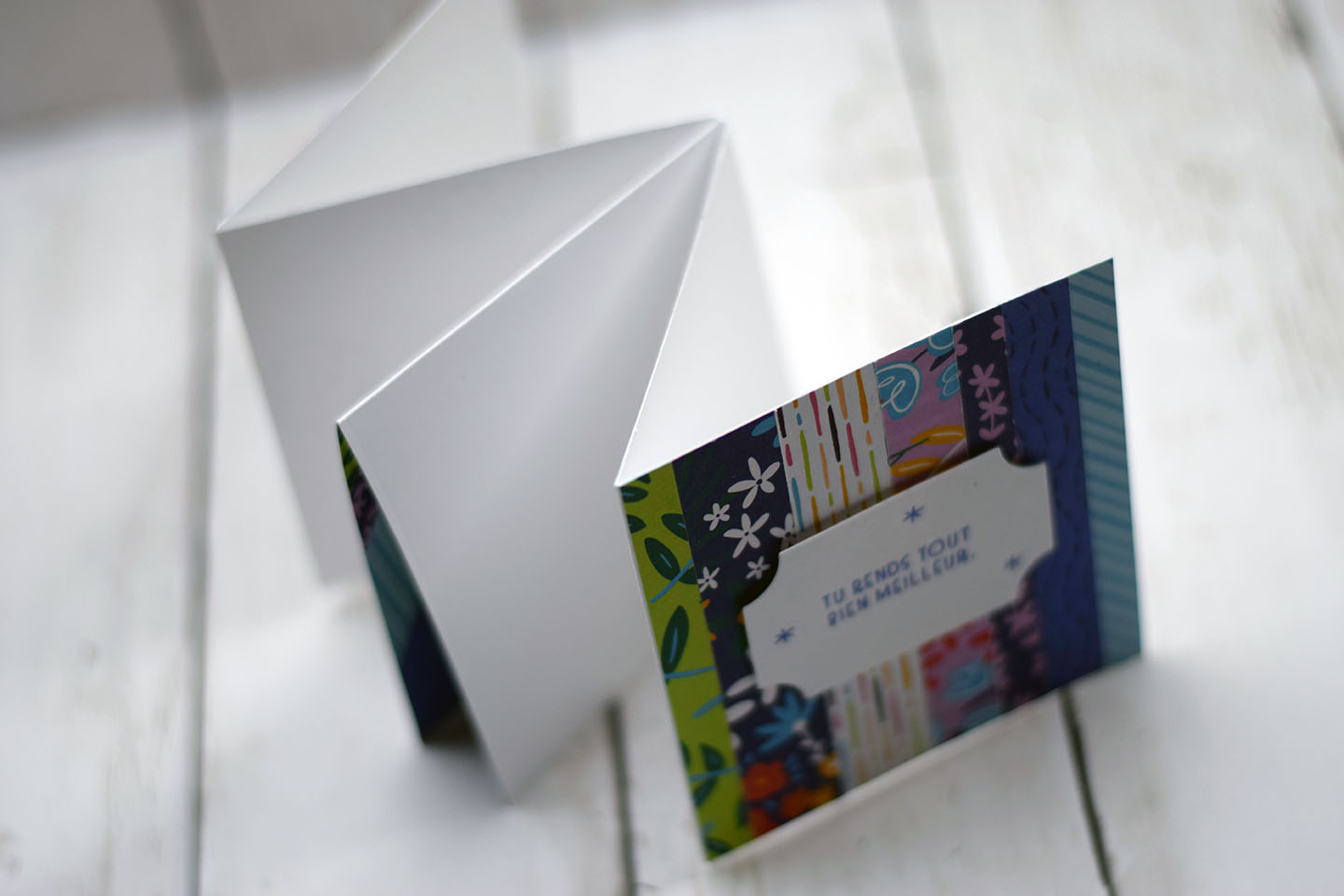 Intérieur d'un mini album one sheet wonder avec pages décorées