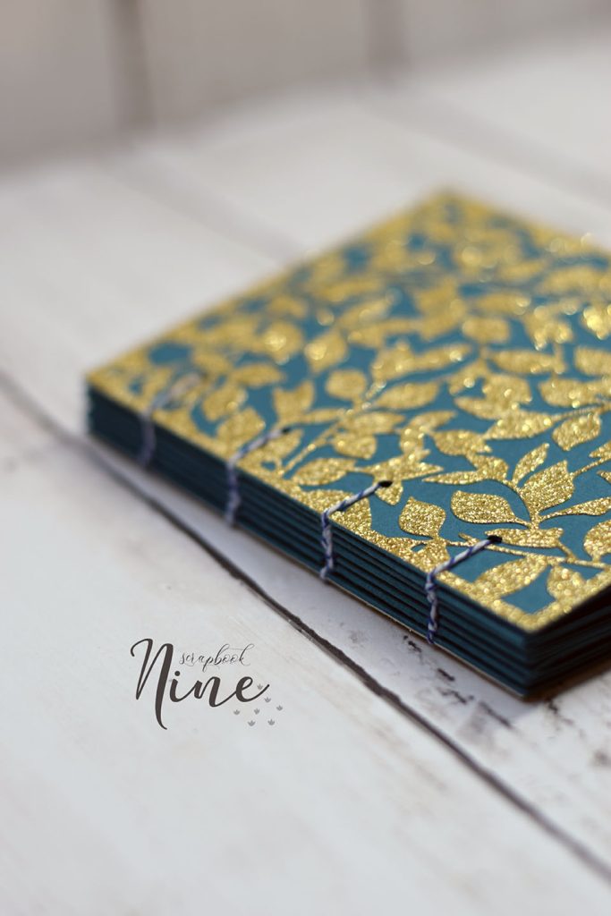 mini album relié doré 1