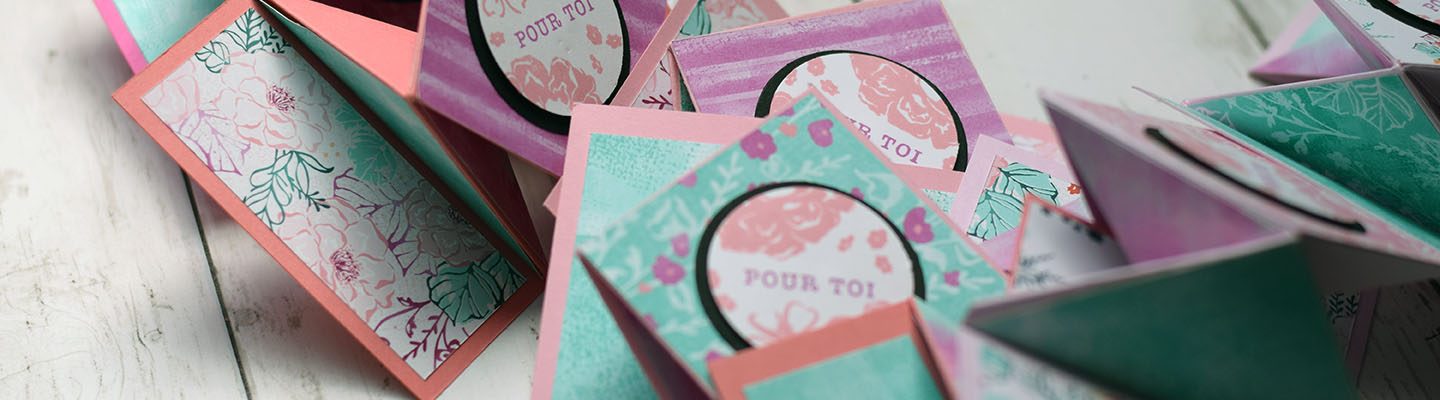 Carte popup grenouille rose et papier beaute 