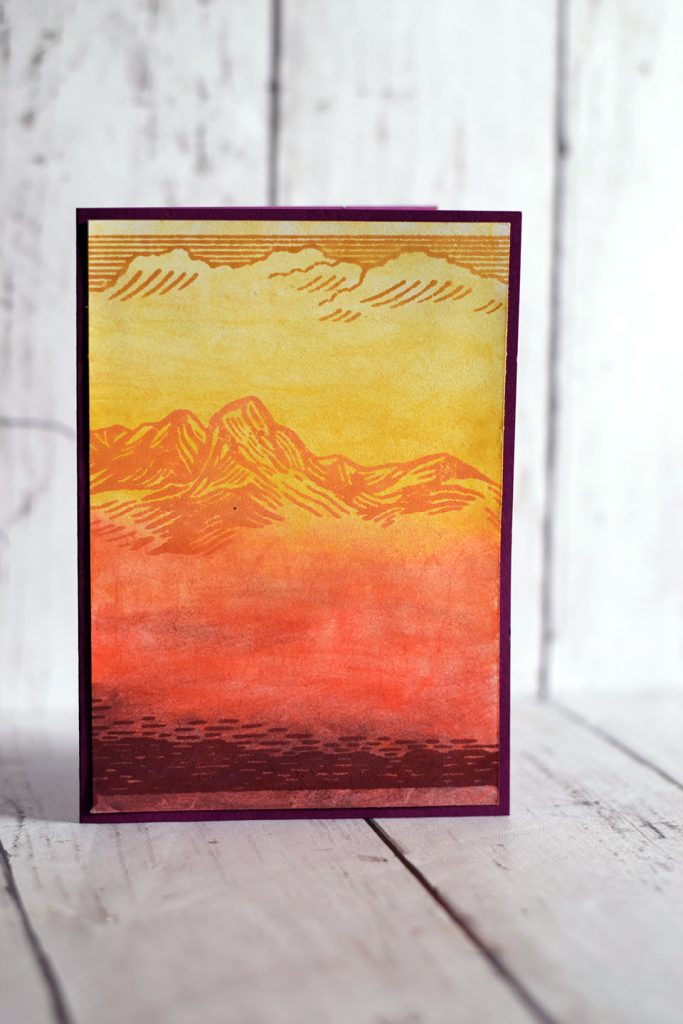 Carte scrapbooking coucher de soleil montagnes fond dégradé pastels secs Stampin'Up! et pinceau humide