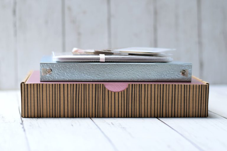 boite-cadeau-contenant-un-album-souvenirs-de-photo-et-une-pocket-letter-1