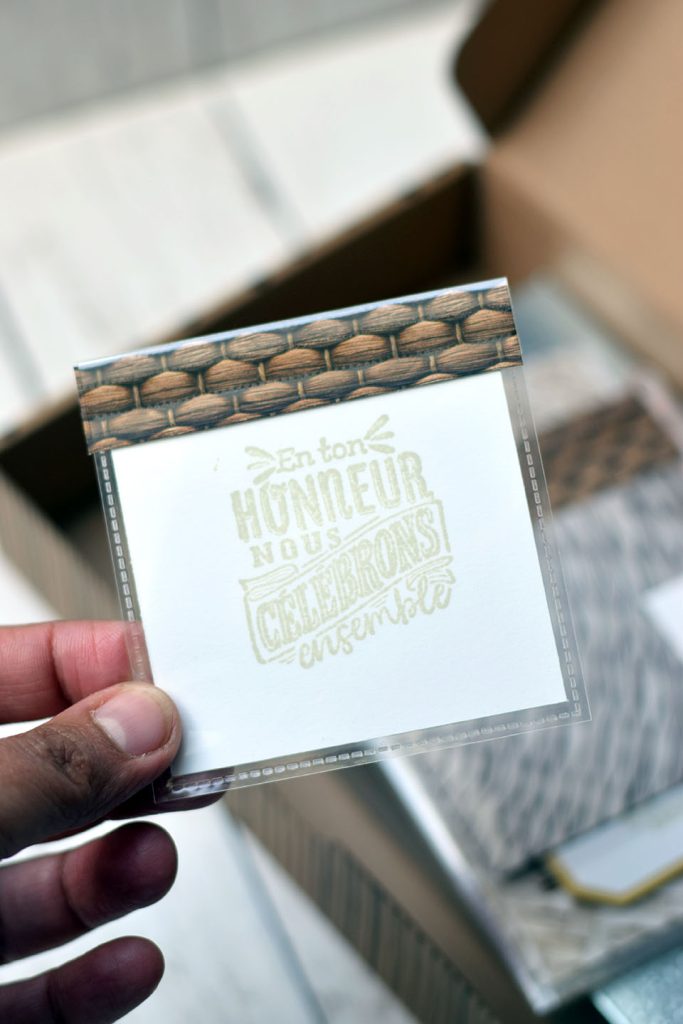 boite cadeau contenant un album souvenirs de photo et une pocket letter Boite cadeau contenant un album souvenirs de photo et une pocket letter