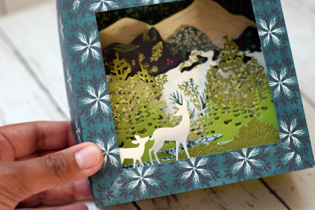 Boîte à lumière avec cadre diorama sur le thème de la forêt pour chambre d’enfant