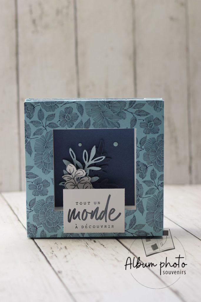 Album naissance bleu avec boîte souvenirs aimantée