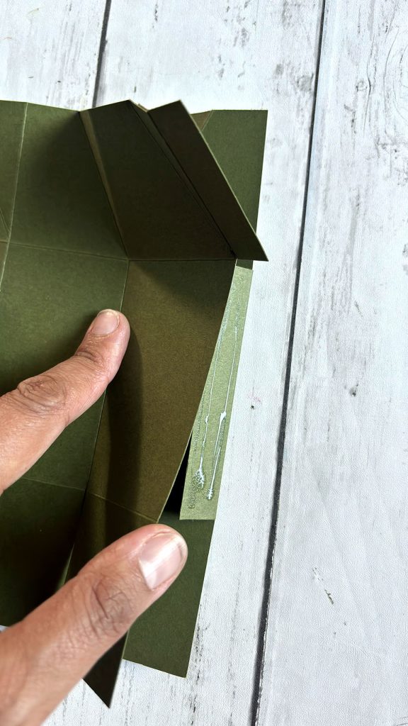 Fermeture de la boîte à gaufrette étape par étape