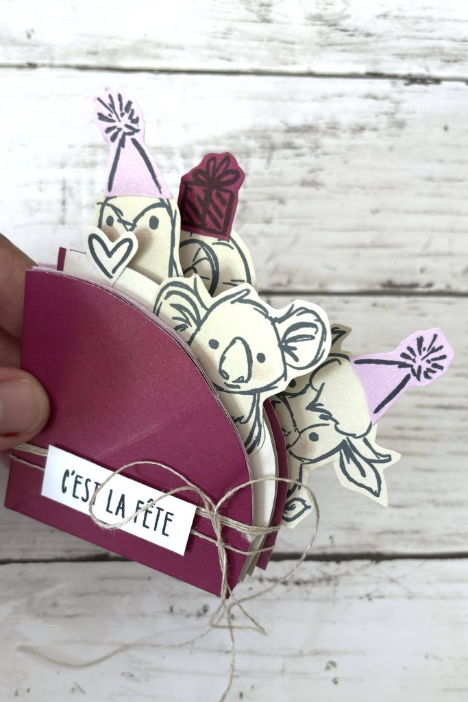 Détail pochette mini-album rose koalas fête